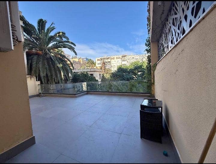 F4 avec grande terrasse 