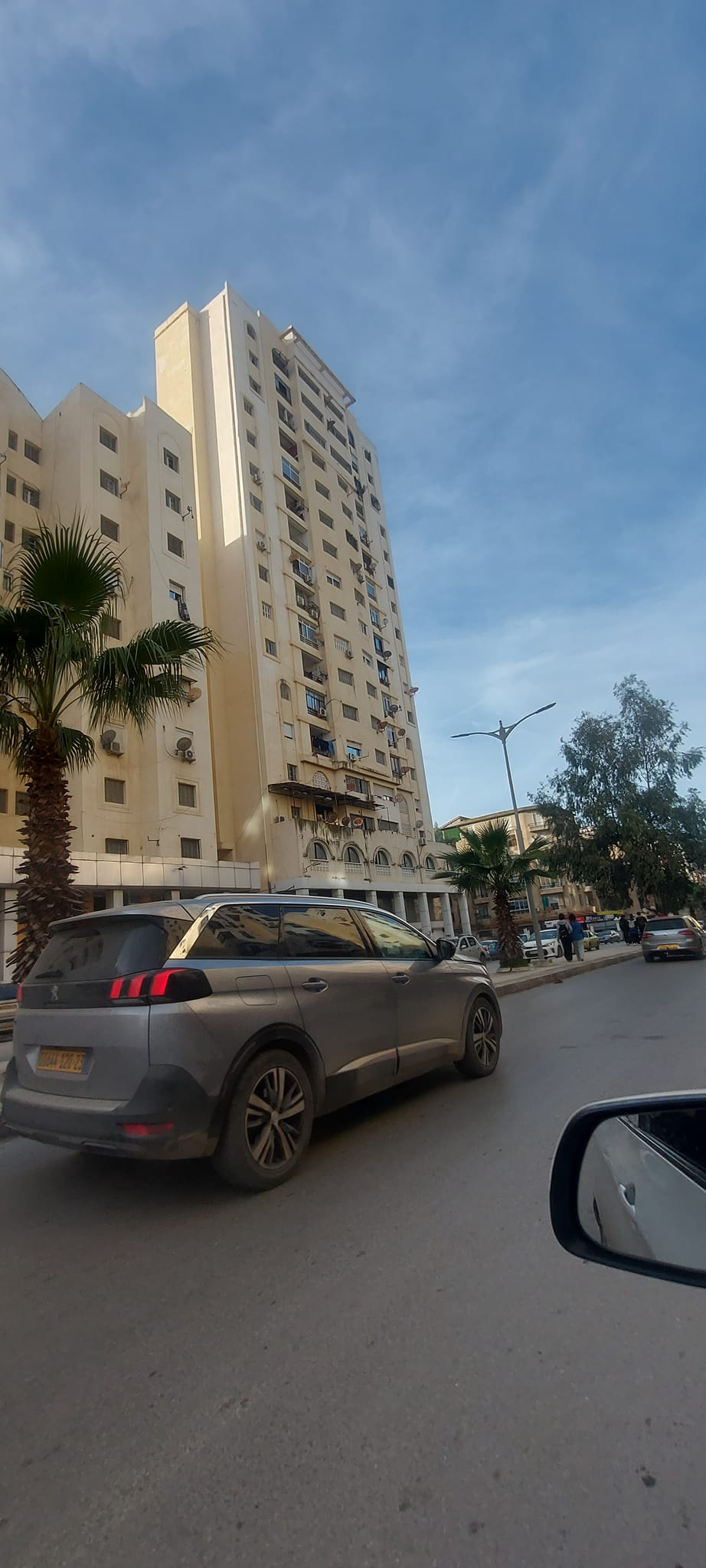 Un Appartement de type F4 a sidi achour 