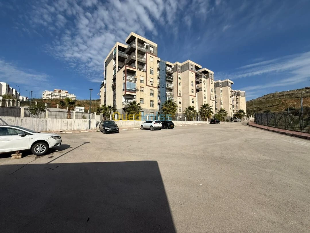vente f4 EL BOUNI/RESIDENCE BOUKHADRA III
