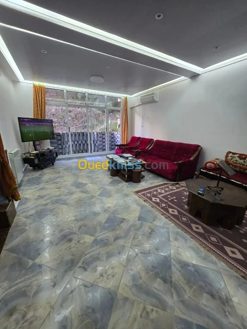 VENTE F3 SUP 94 M2  NIVEAU DE VILLA  CITE 08 MARS 