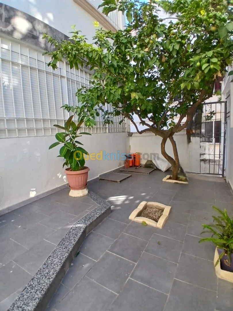 LOCATION F5 NIVEAU DE VILLA AU GENI SIDER KOUBA 