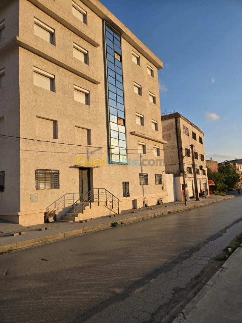 LOCATION IMMEUBLE R+4 AU 08 MARS ANNABA