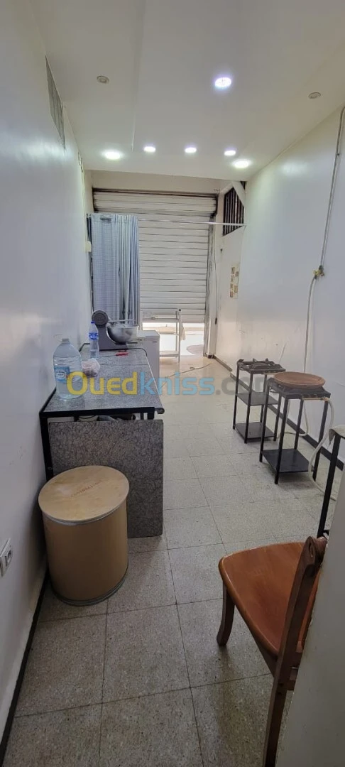 LOCATION LOCAL COMMERCIAL SUP 16 M2 A LA CITE JOINOLA ANNABA