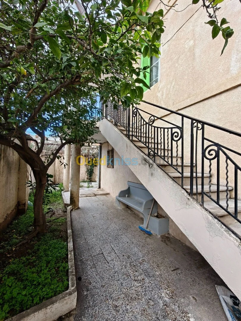 VENTE VILLA R+1 SUP 168 M2 AU BEAUSEJOUR ANNABA