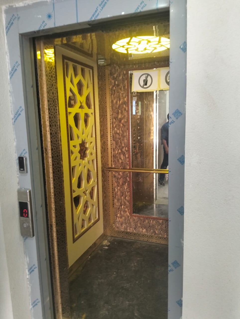 Vente Appartement  à F4 Bouzareah  