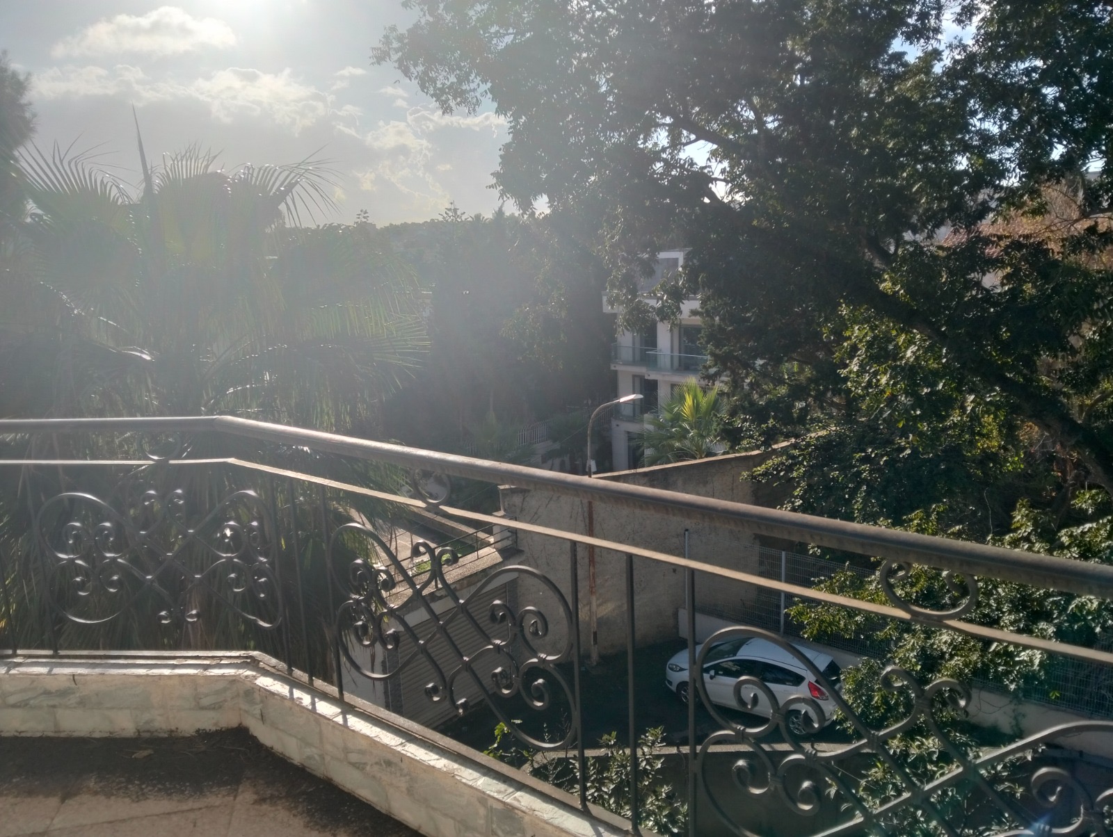 F2 amenagé f3 De 70 M2 à El biar en face ambassade Italie🇮🇹)