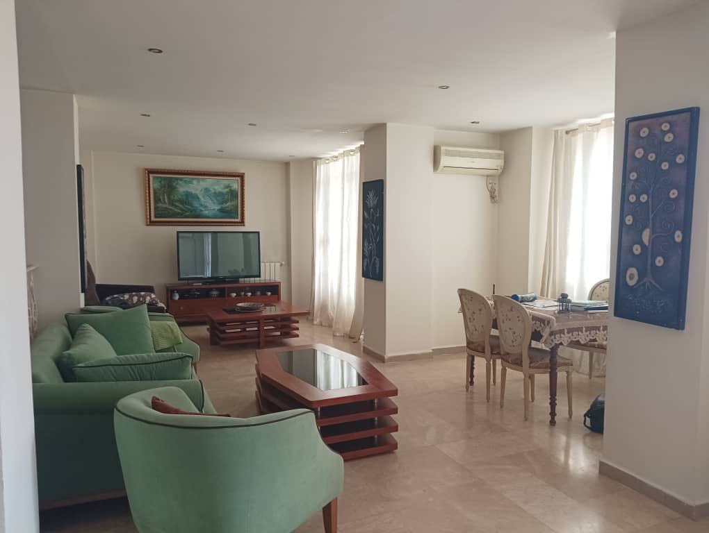 À VENDRE – Duplex Meublé à Hydra